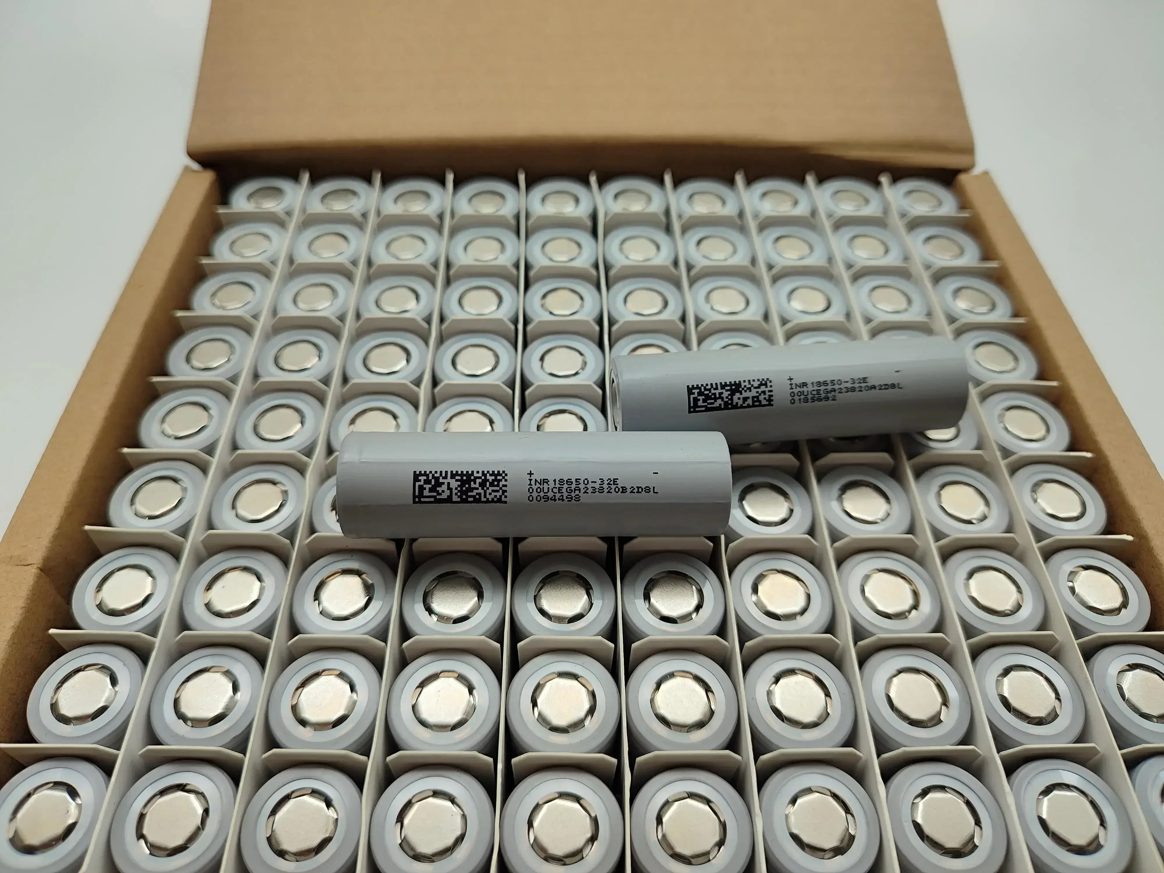 32E INR18650 3200mAh 3.7V 충전식  - Vaping Goods 리뷰 및 가격